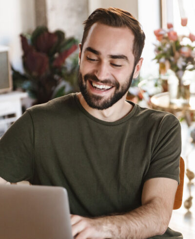 Resumeology client working on a resume writing project